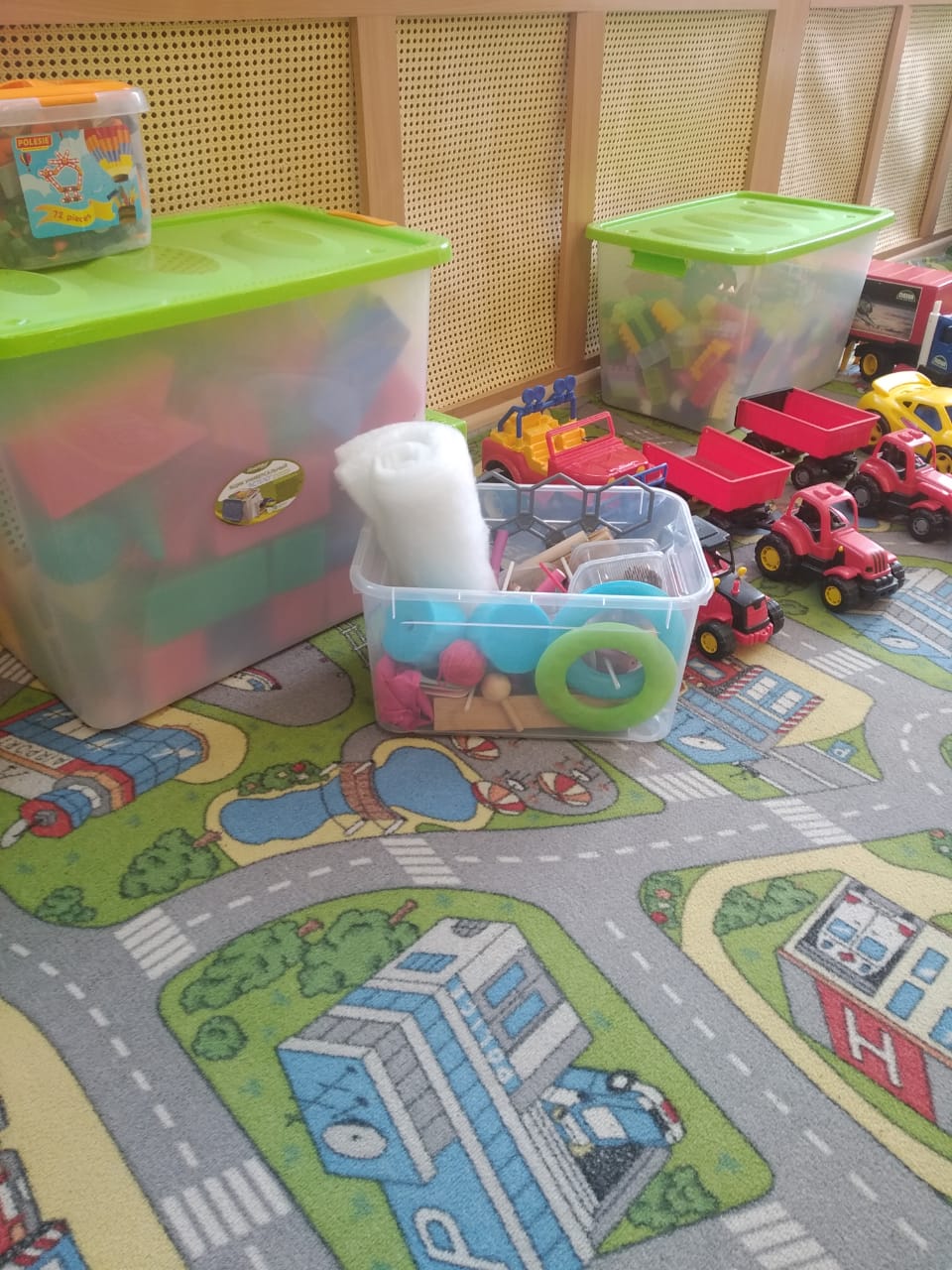 Группам 3-5 лет. Уголок автомобилиста
